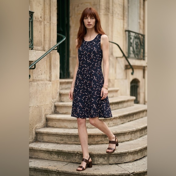 Banana Republic Dresses & Skirts - Banana Republic Dress Women’s 8 M Navy Blue Print Sleeveless Flowy NEW